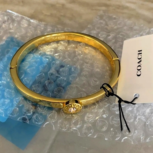 NEW COACH Open Circle Hinged Bracelet ~Gold One~New With Tags - Picture 1 of 9